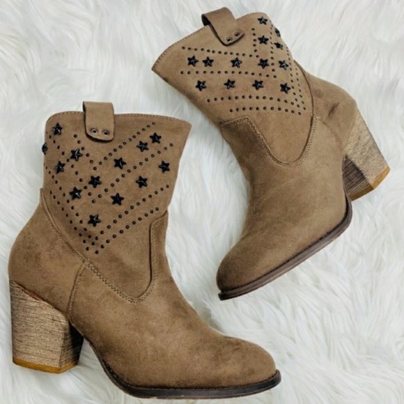 Stars & Studs Cowgirl Ankle boots - Picture 3 of 10
